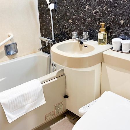 Hotel Livemax Budget Shinbashi Tokyo Bagian luar foto